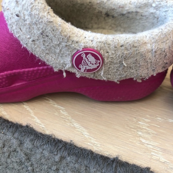 Crocs Pink and White Furry Fleece Lining Kids Size - Picture 6 of 8